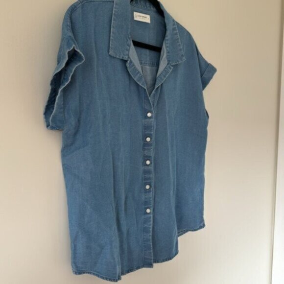 Lucky Brand Women Blue Chambray Denim Cap Sleeve Button Down Blouse Size Medium - Picture 3 of 10